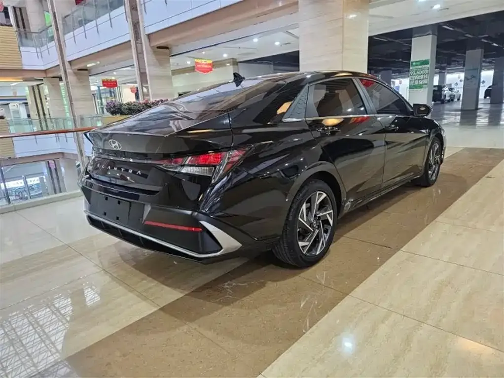 Hyundai Elantra — фото 9