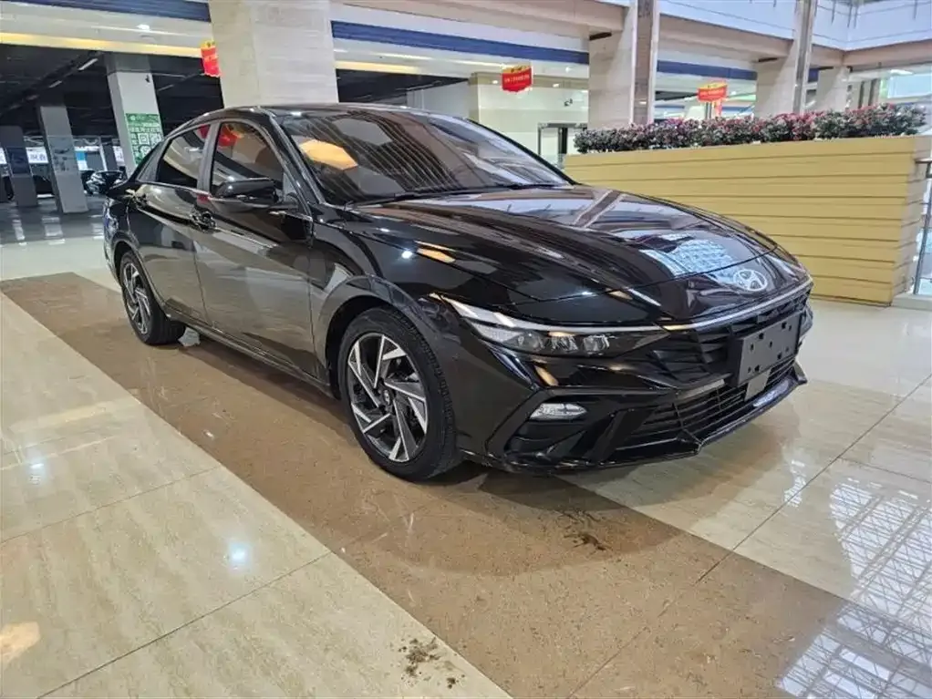 Hyundai Elantra — фото 5