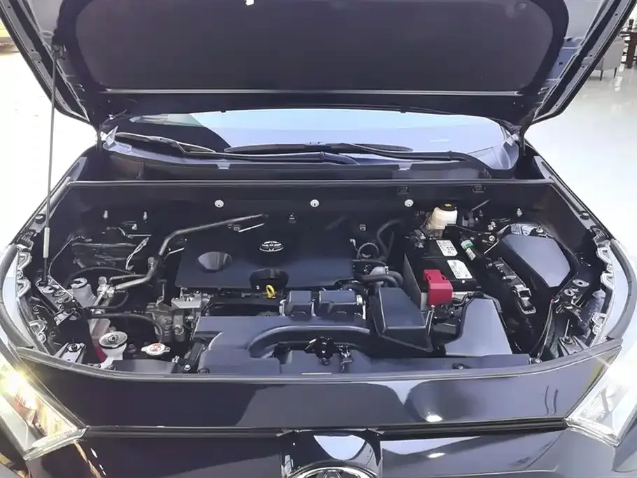 Toyota RAV4 — фото 10