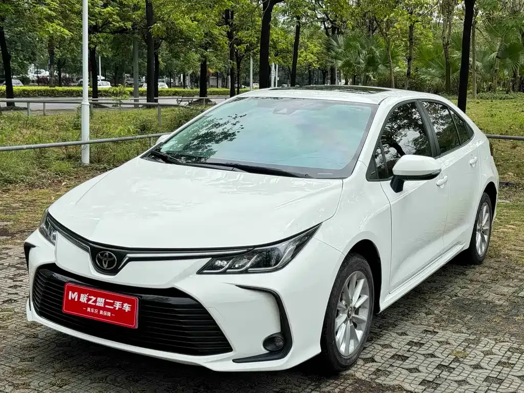 Toyota Corolla — фото 1