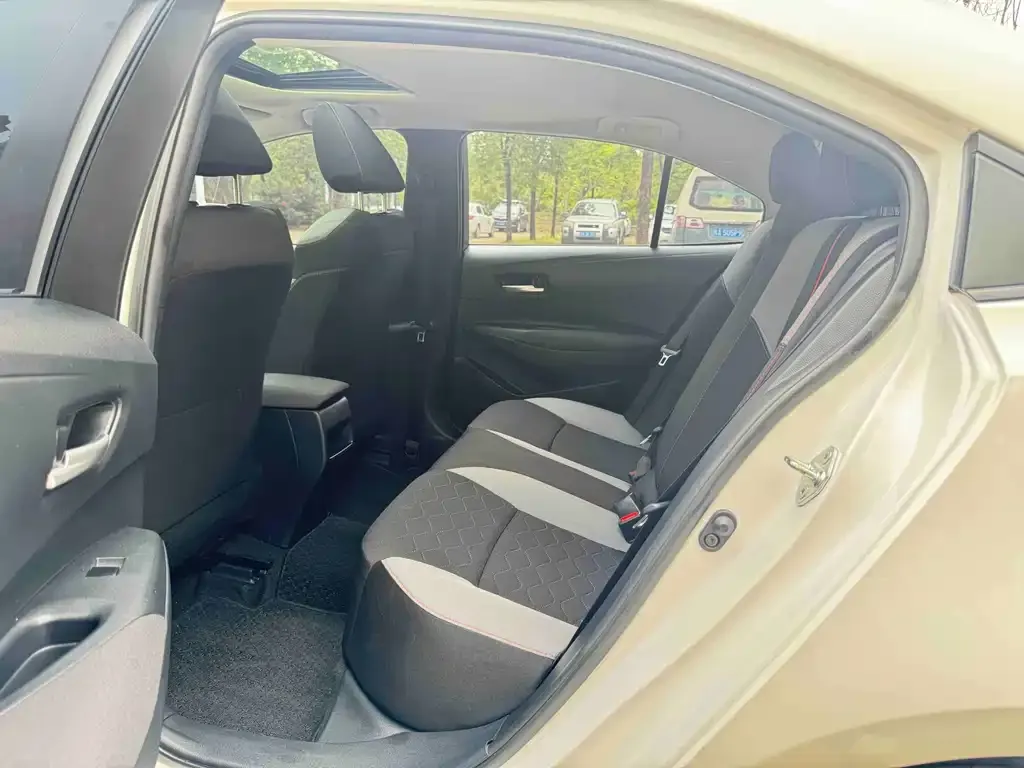 Toyota Corolla — фото 2