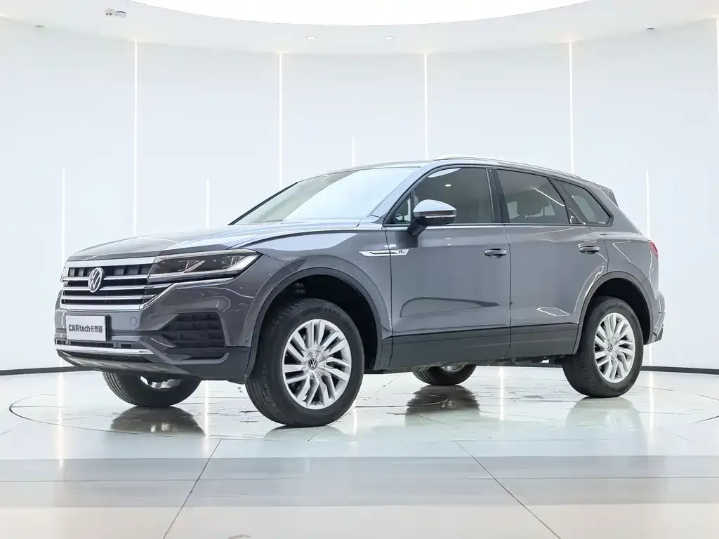 Volkswagen Touareg — фото 7