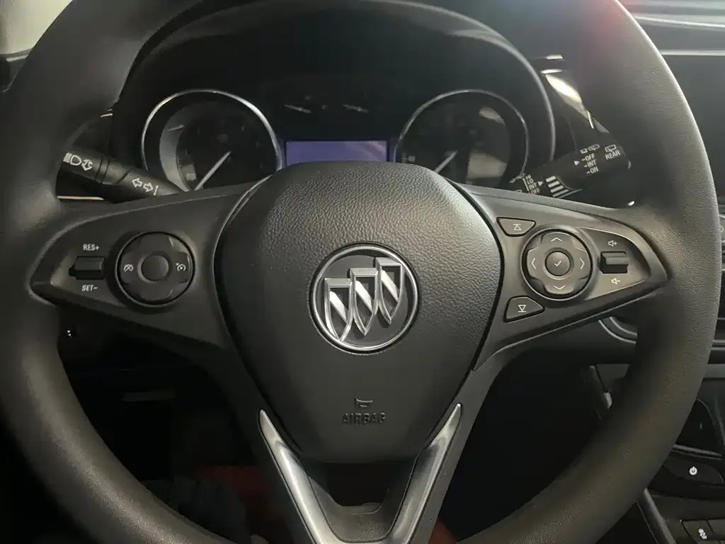 Buick Envision Plus — фото 5