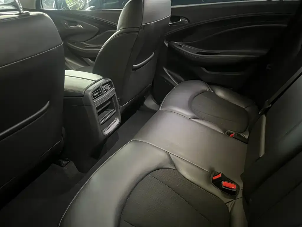 Buick Envision Plus — фото 3