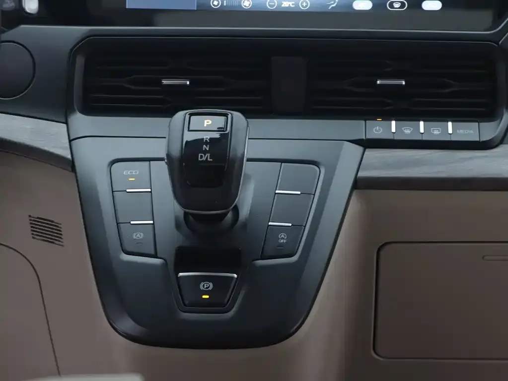 Ford Tourneo — фото 8
