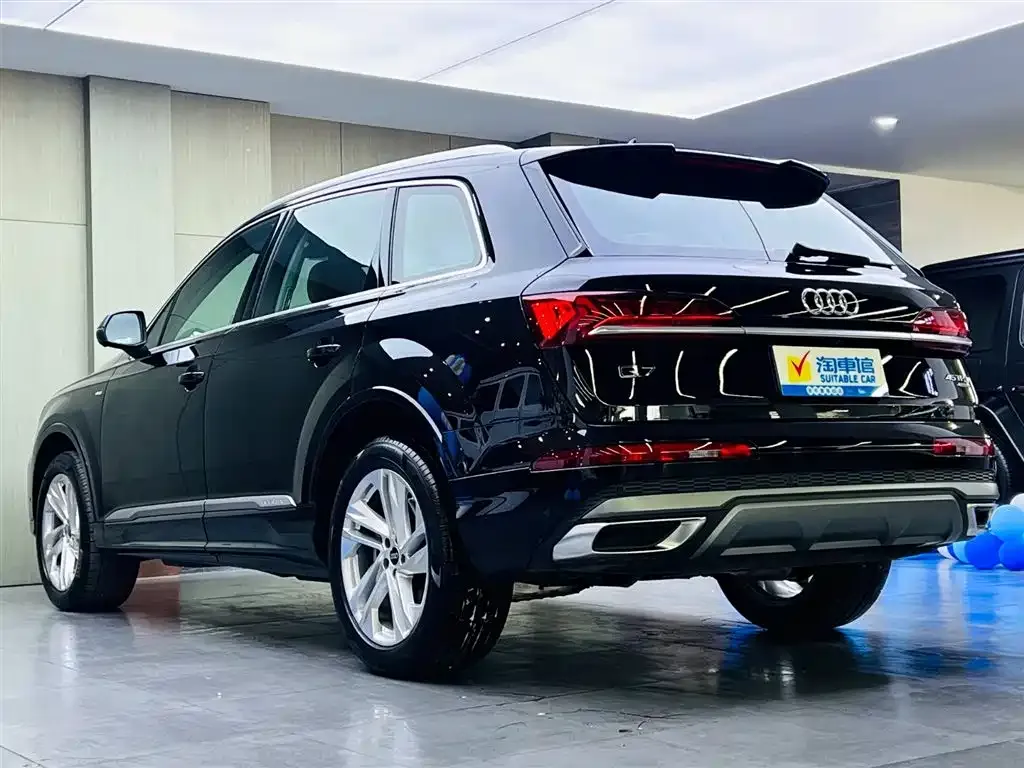 Audi Q7 — фото 9