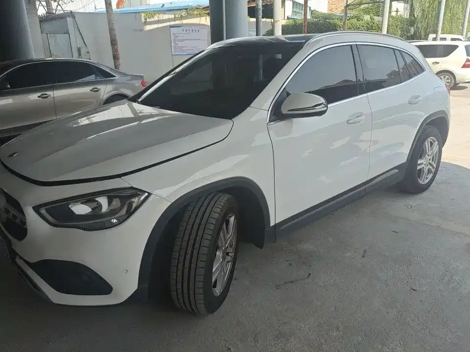 Mercedes-Benz GLA — фото 1