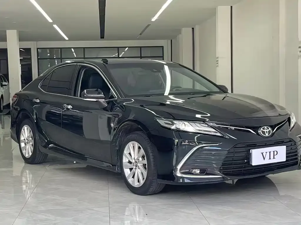 Toyota Camry — фото 5