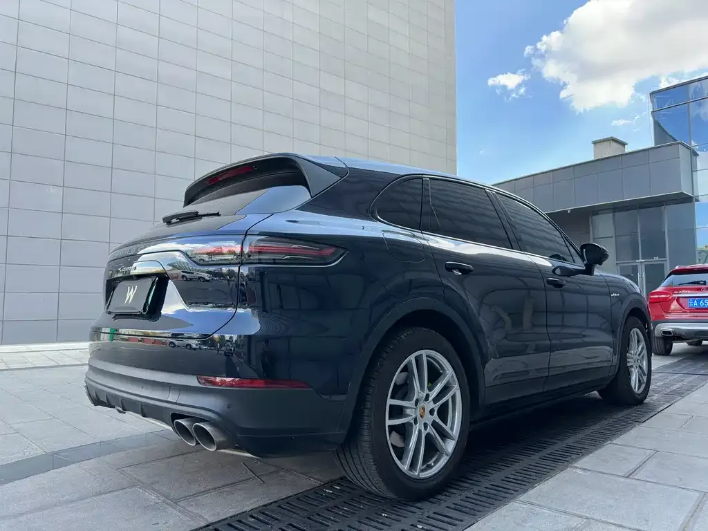 Porsche Cayenne Hybrid — фото 5