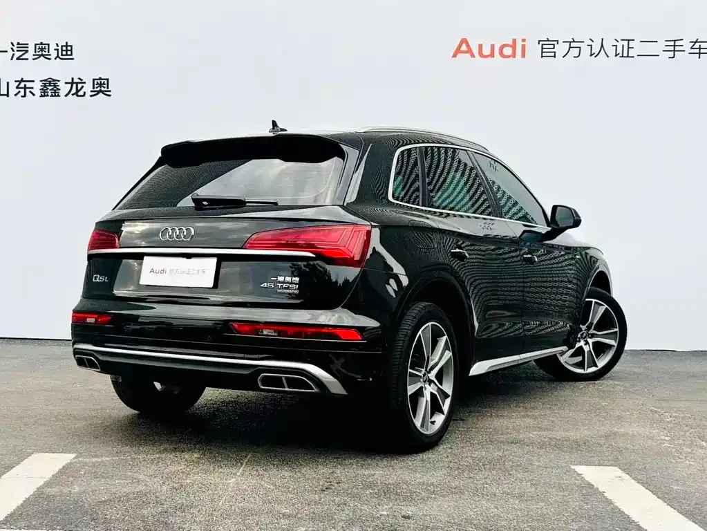 Audi Q5L — фото 5