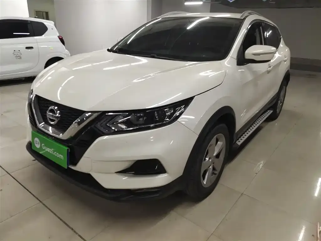 Nissan Qashqai — фото 1