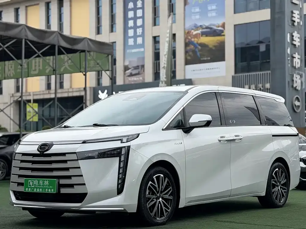 GAC Motor 传祺E8 PHEV — фото 1