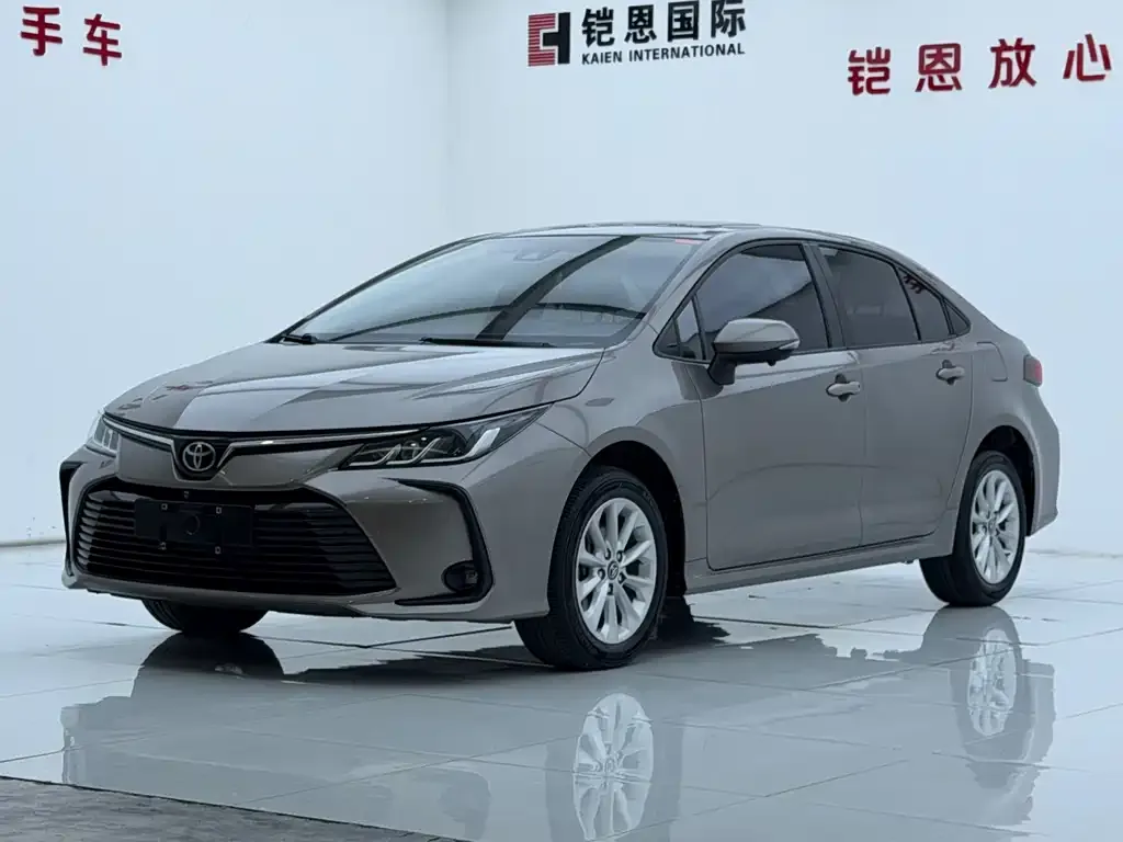 Toyota Corolla — фото 1