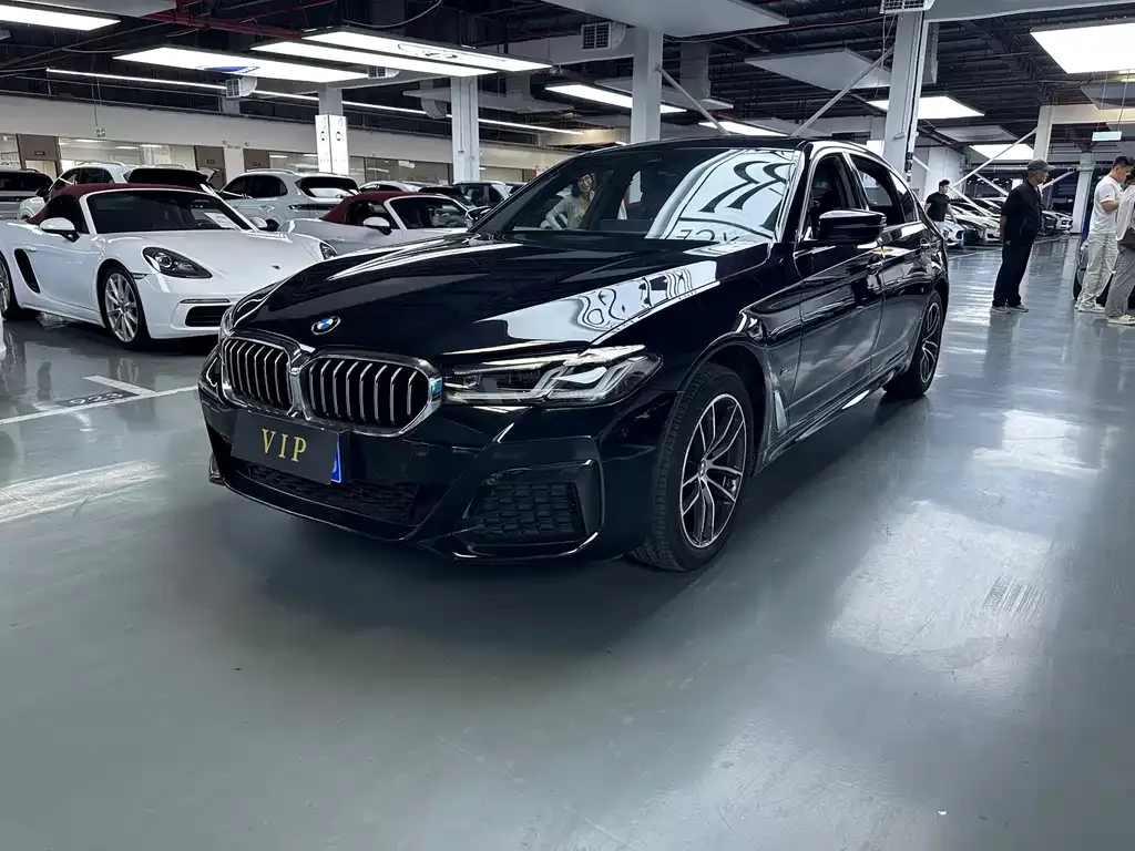 BMW 5 Series — фото 1