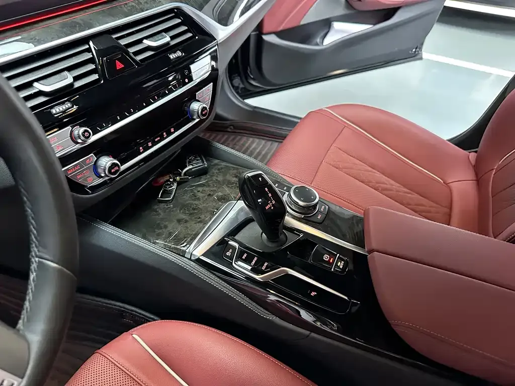 BMW 5 Series — фото 2