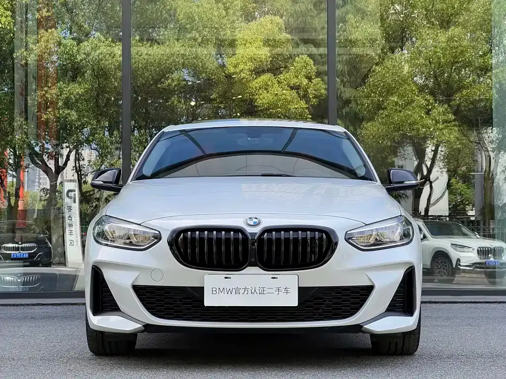BMW 1 Series — фото 1