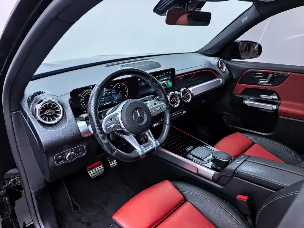 Mercedes-Benz GLB AMG — фото 2
