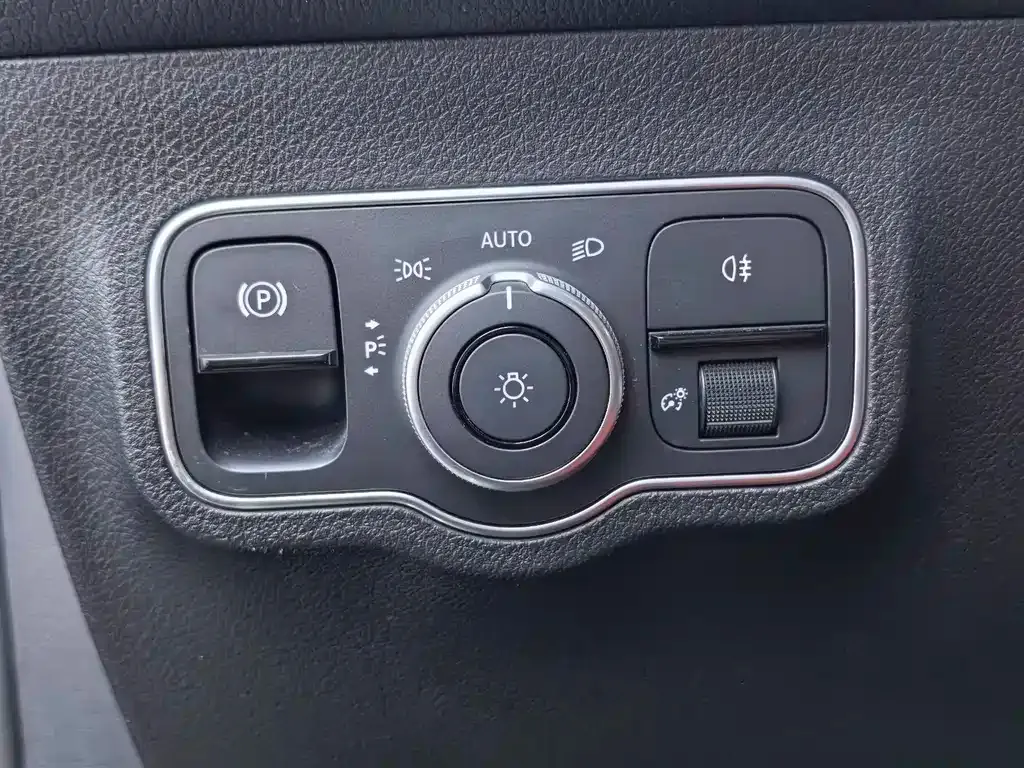 Mercedes-Benz GLB AMG — фото 8