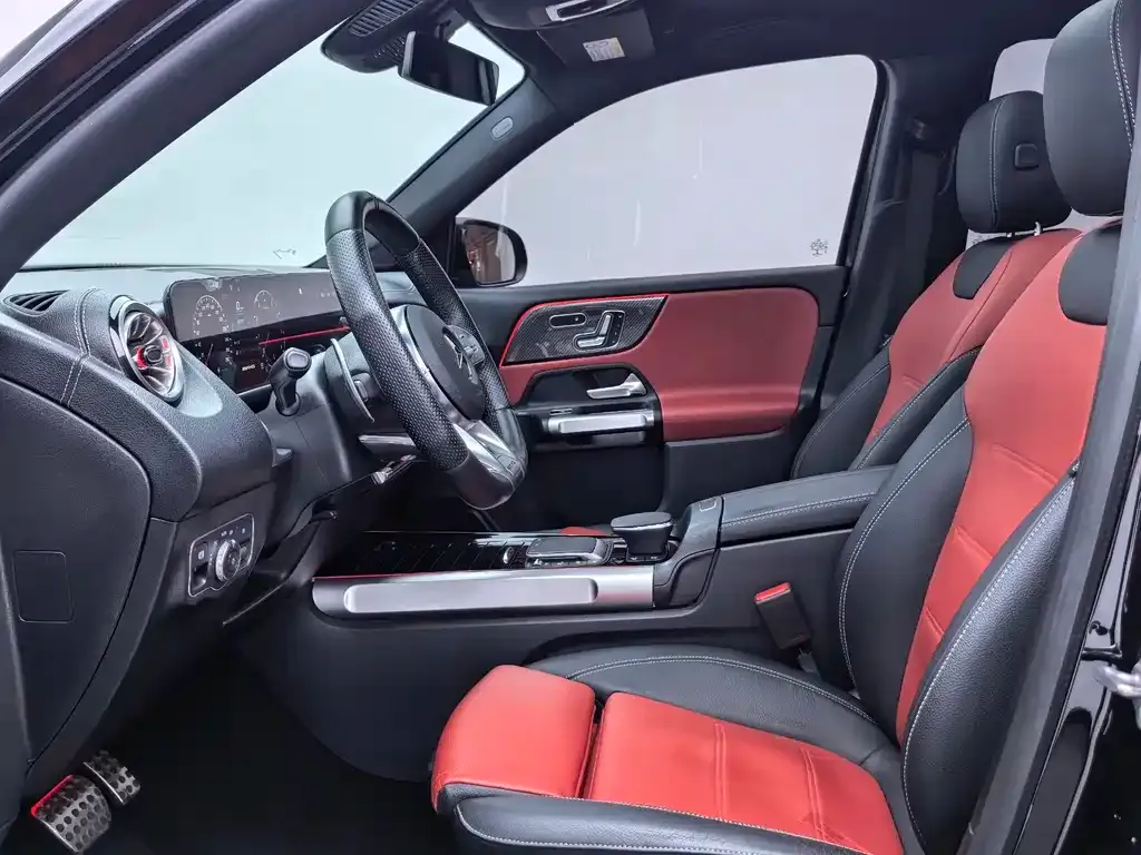 Mercedes-Benz GLB AMG — фото 10