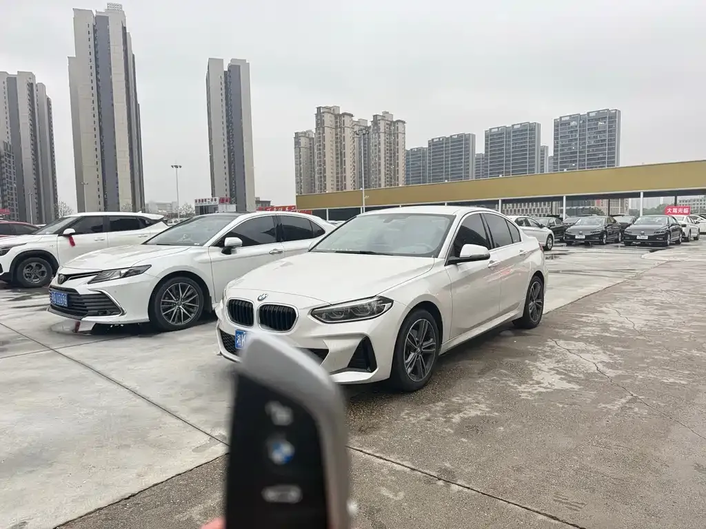 BMW 1 Series — фото 1