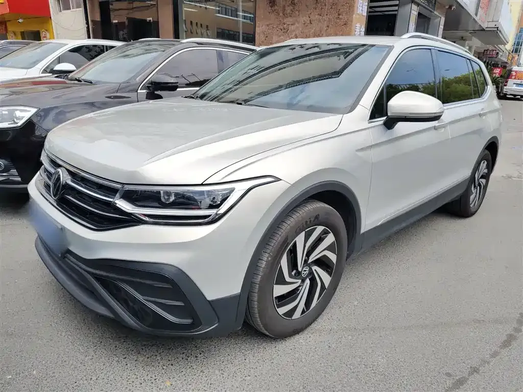 Volkswagen Tiguan L — фото 3