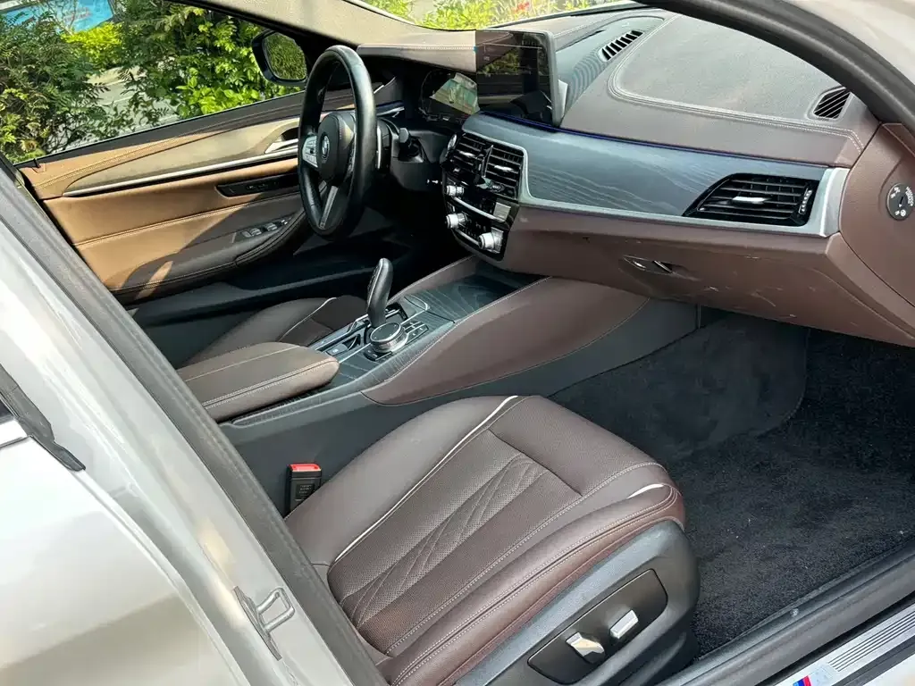 BMW 5 Series — фото 10