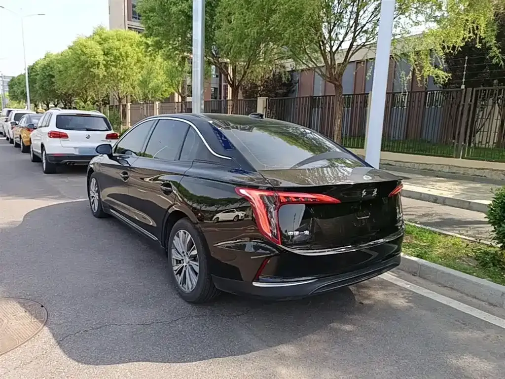 Hongqi E-QM5 — фото 10