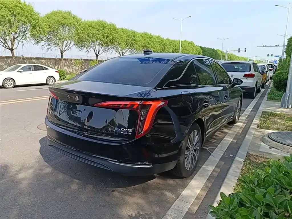 Hongqi E-QM5 — фото 9