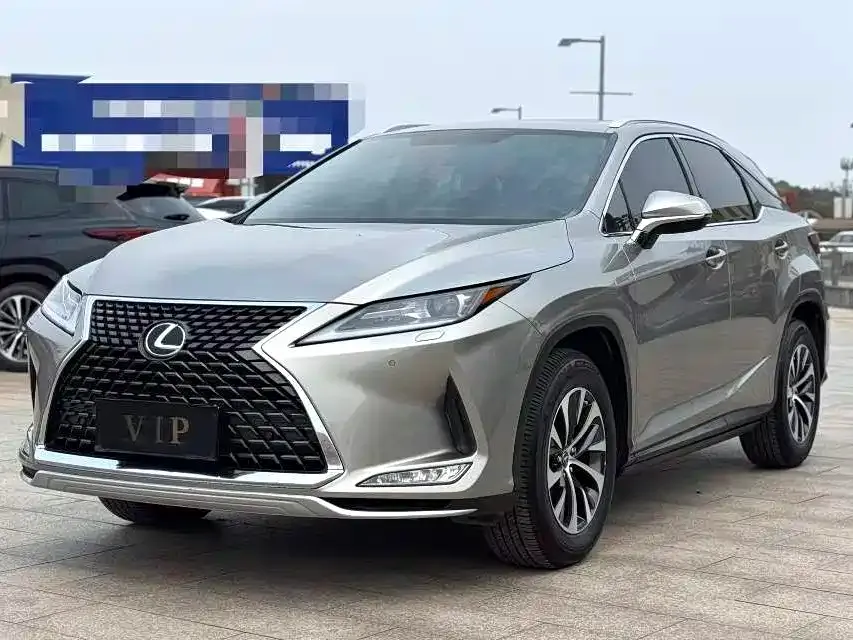 Lexus RX — фото 1