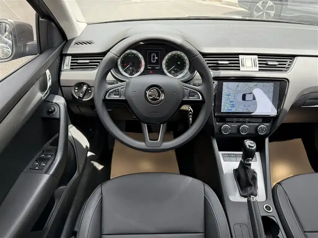 Skoda Octavia — фото 3
