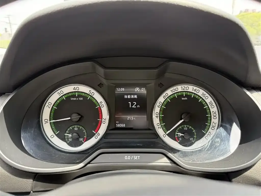 Skoda Octavia — фото 10