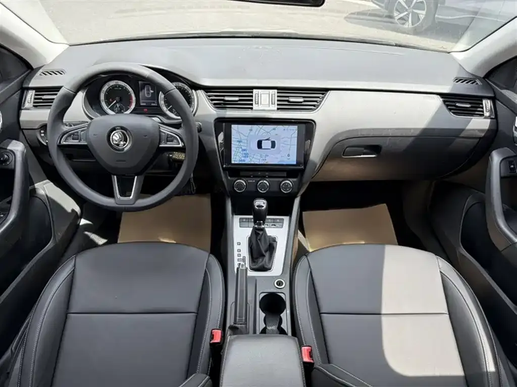 Skoda Octavia — фото 9