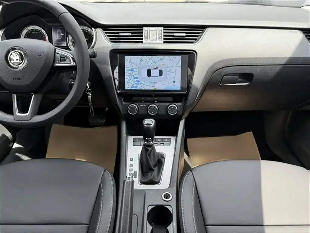 Skoda Octavia — фото 8