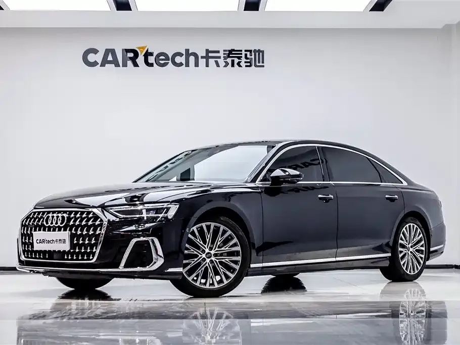 Audi A8 — фото 1
