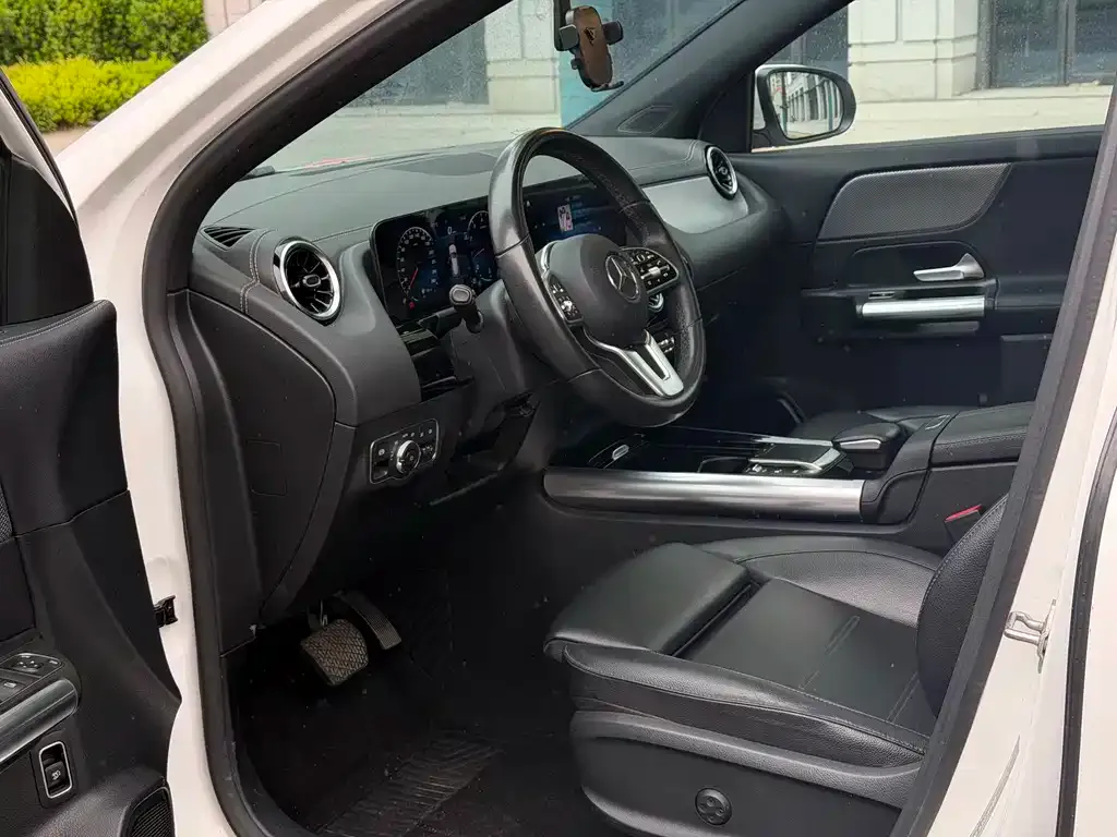 Mercedes-Benz GLA — фото 6