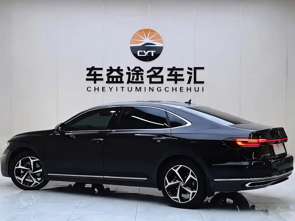 Volkswagen Passat — фото 6