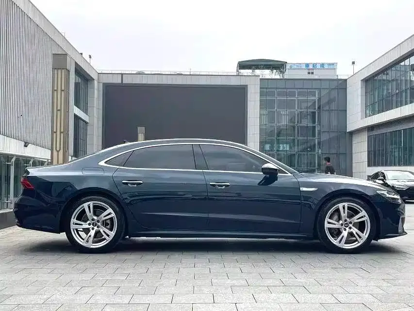 Audi A7L — фото 2
