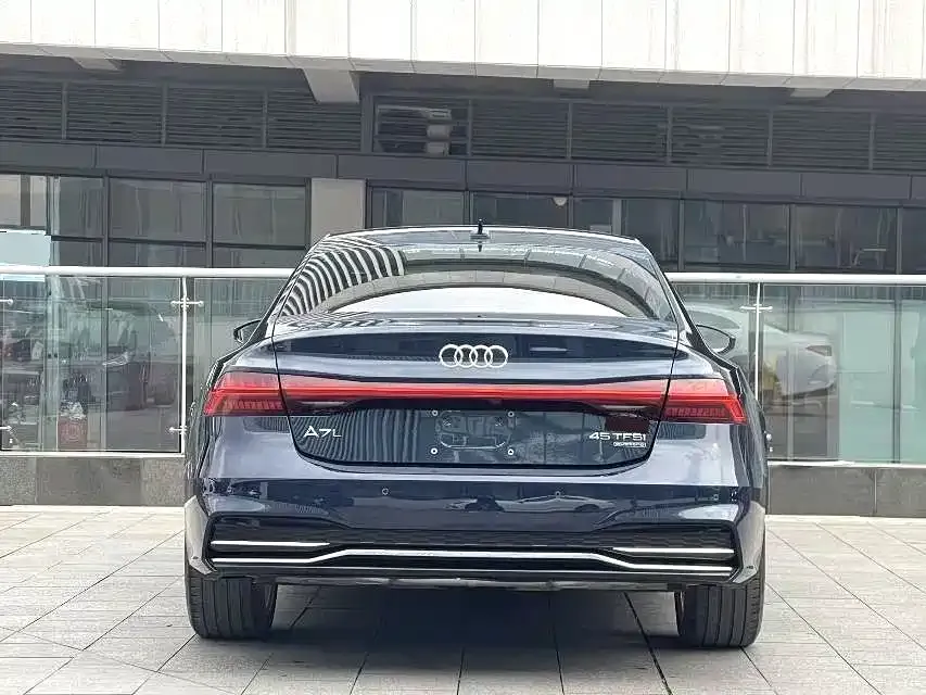 Audi A7L — фото 6