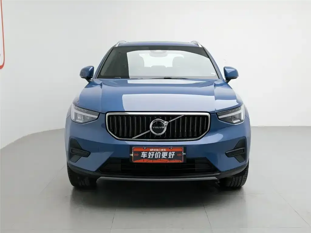 Volvo XC40 — фото 4