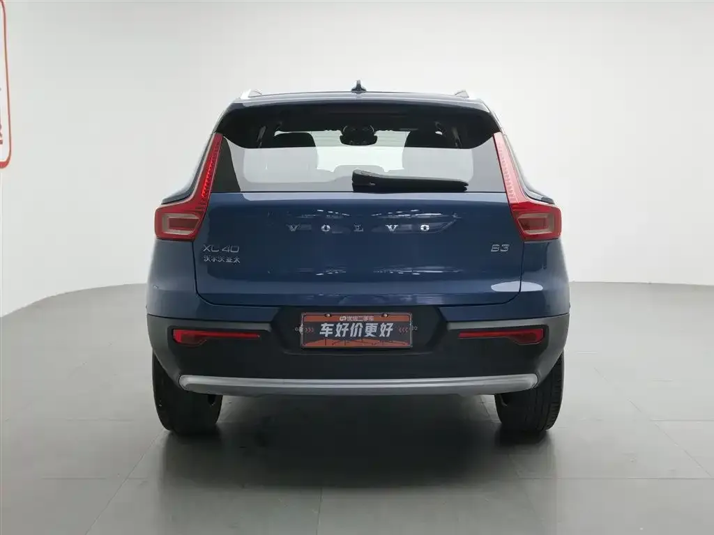 Volvo XC40 — фото 6
