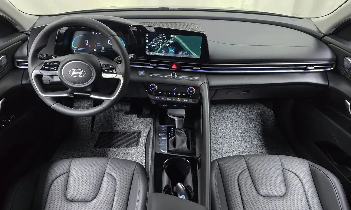 Hyundai AVANTE — фото 8
