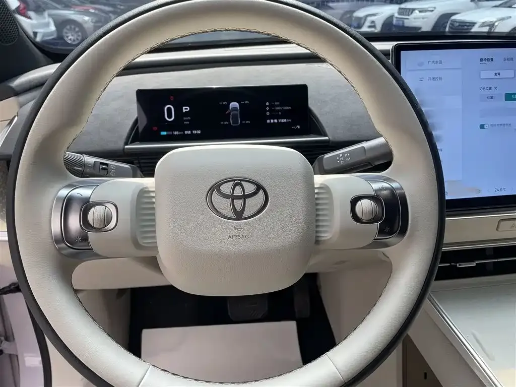 Toyota Platinum 3X — фото 6