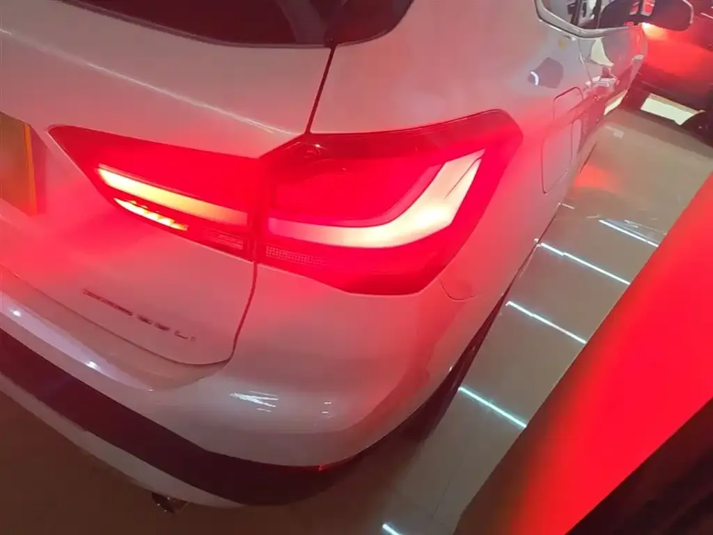 BMW X1 — фото 5