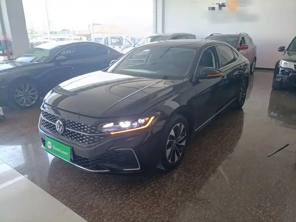 Volkswagen Passat — фото 1