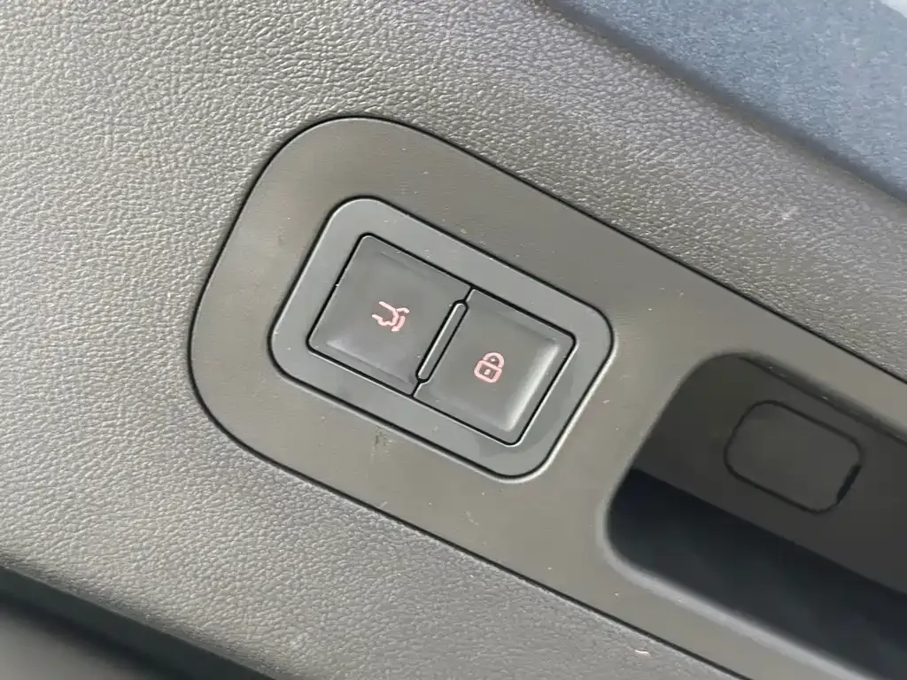 BYD Hiace 07 DM-i — фото 9