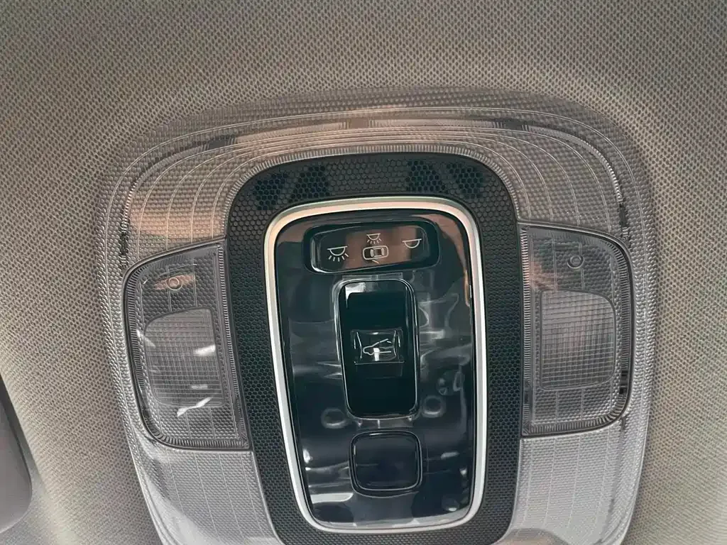 Hyundai Elantra — фото 10