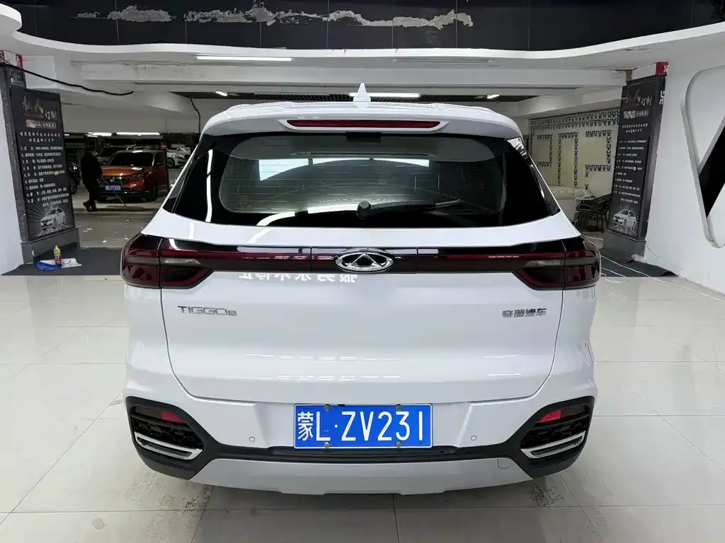 Chery Tiggo 8 — фото 7
