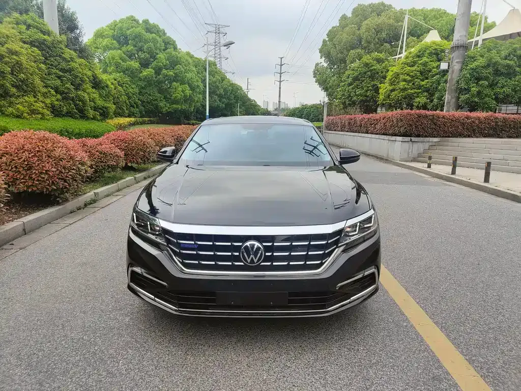 Volkswagen Passat New Energy — фото 7