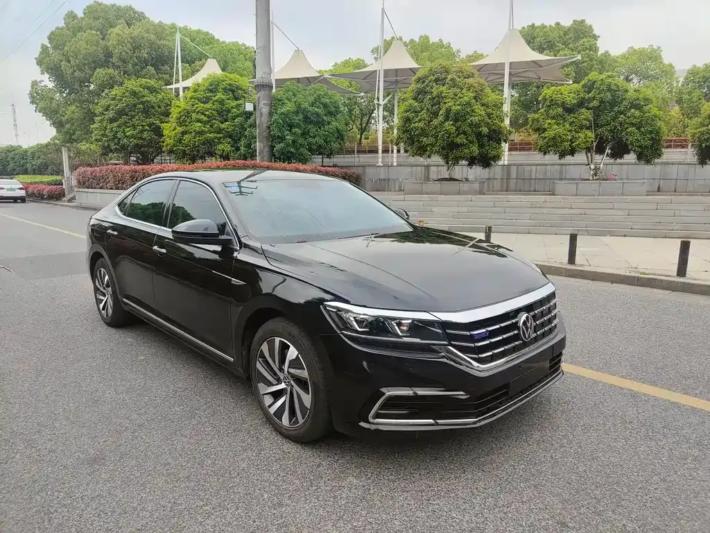 Volkswagen Passat New Energy — фото 9