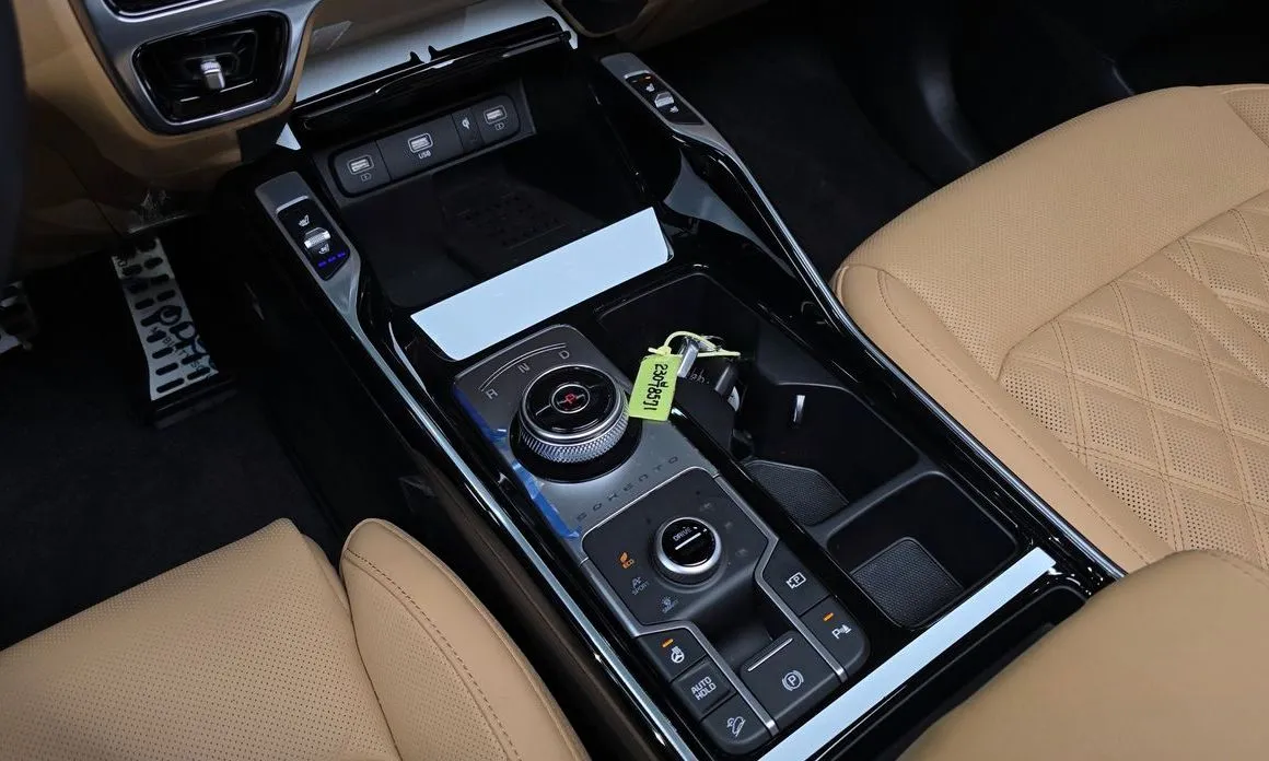 Kia Sorento — фото 9